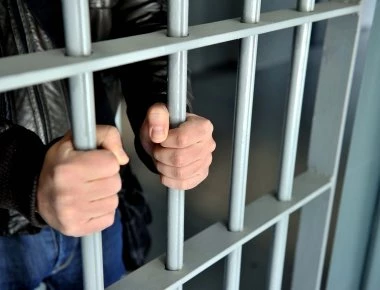 Εδιναν σε κρατούμενους πλαστά χαρτιά ότι είναι τοξικομανείς -Για να έχουν ευνοϊκή μεταχείριση